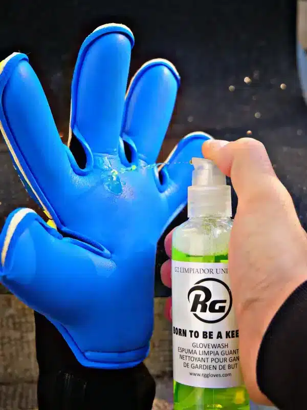 RG Spray Goalkeeper Glove Cleaner-1